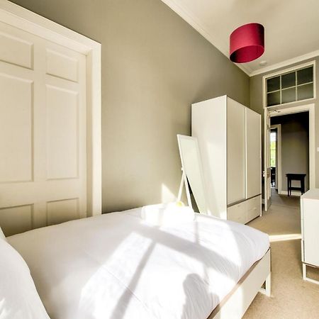 Joivy Bright & Spacious Apt In Stockbridge Единбург Екстериор снимка