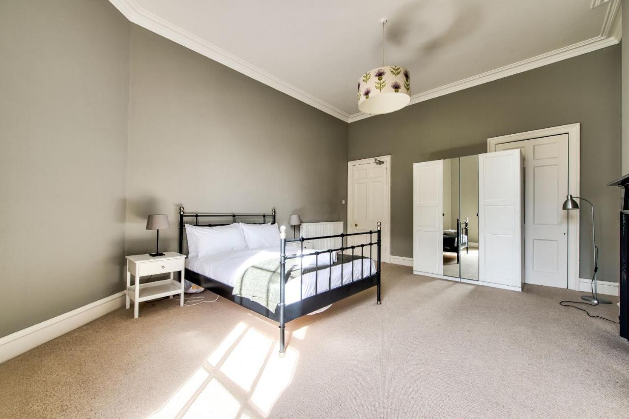 Joivy Bright & Spacious Apt In Stockbridge Единбург Екстериор снимка