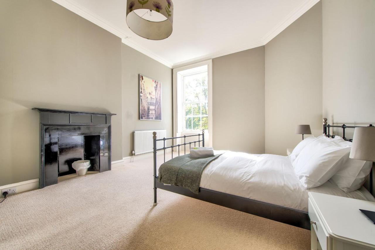 Joivy Bright & Spacious Apt In Stockbridge Единбург Екстериор снимка