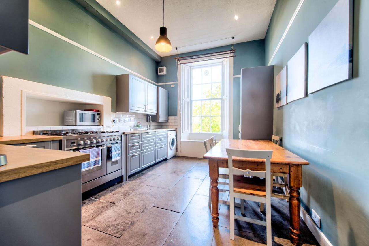 Joivy Bright & Spacious Apt In Stockbridge Единбург Екстериор снимка