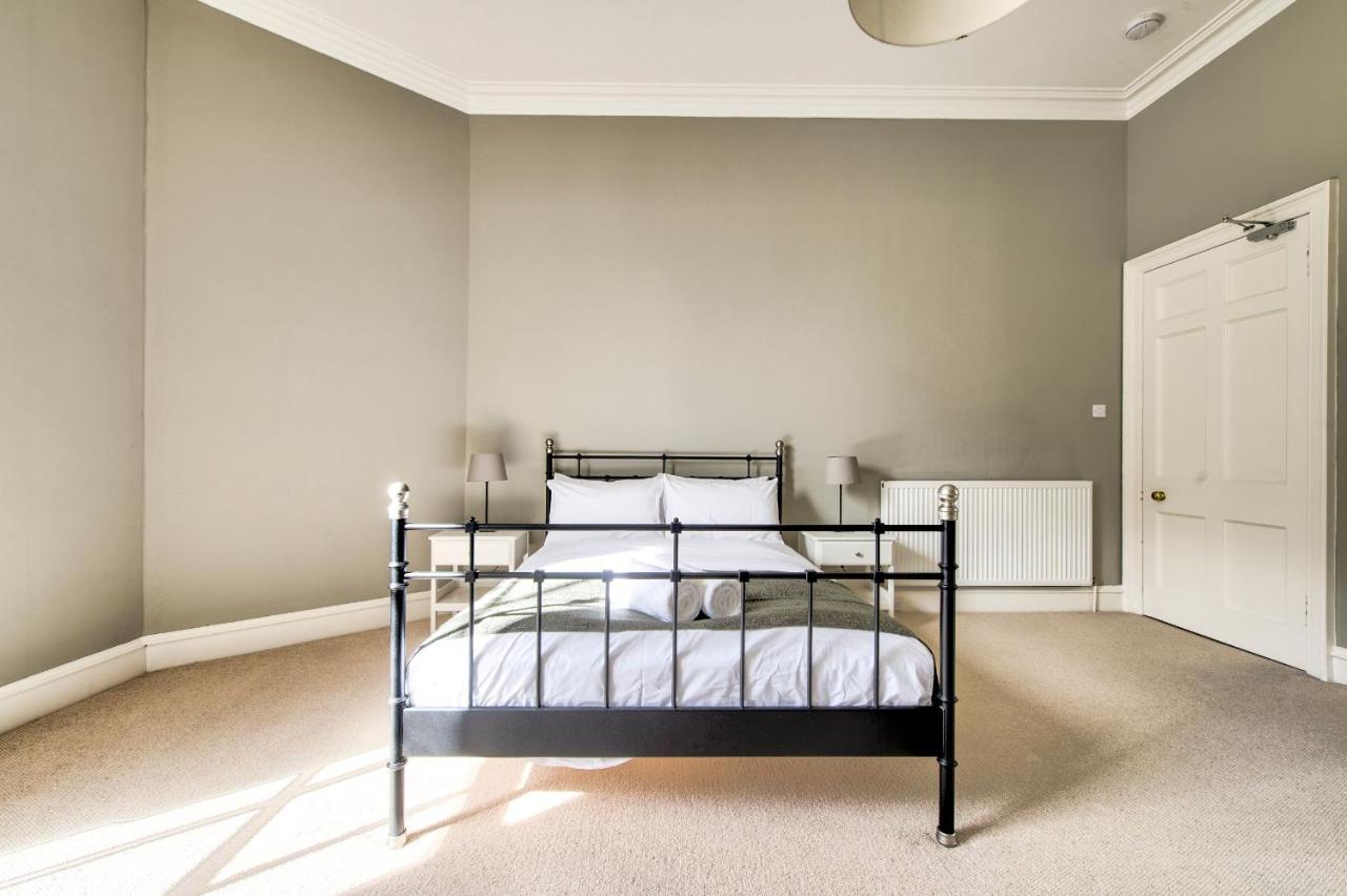 Joivy Bright & Spacious Apt In Stockbridge Единбург Екстериор снимка