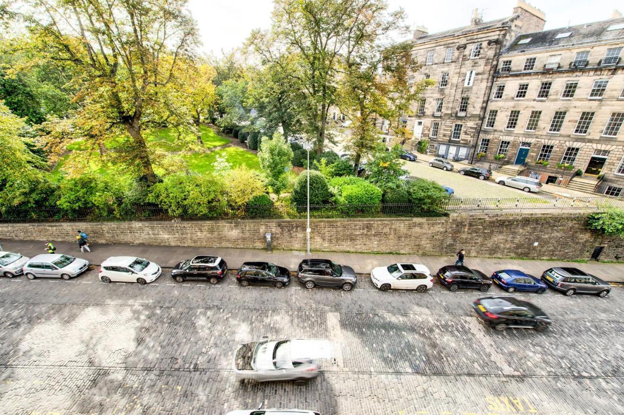 Joivy Bright & Spacious Apt In Stockbridge Единбург Екстериор снимка