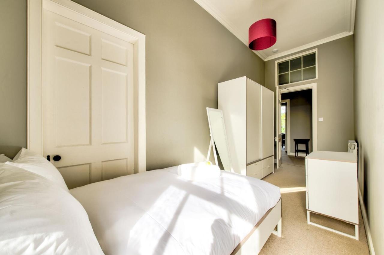Joivy Bright & Spacious Apt In Stockbridge Единбург Екстериор снимка