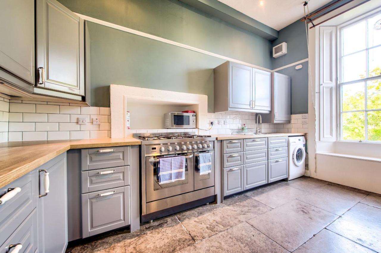 Joivy Bright & Spacious Apt In Stockbridge Единбург Екстериор снимка