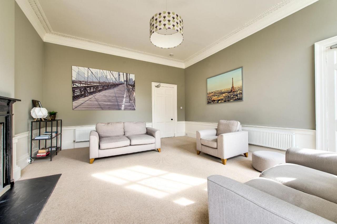 Joivy Bright & Spacious Apt In Stockbridge Единбург Екстериор снимка